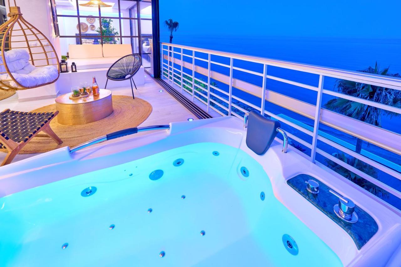 Savanna Beach. Amazing Apartment With Jacuzzi Torremolinos Esterno foto