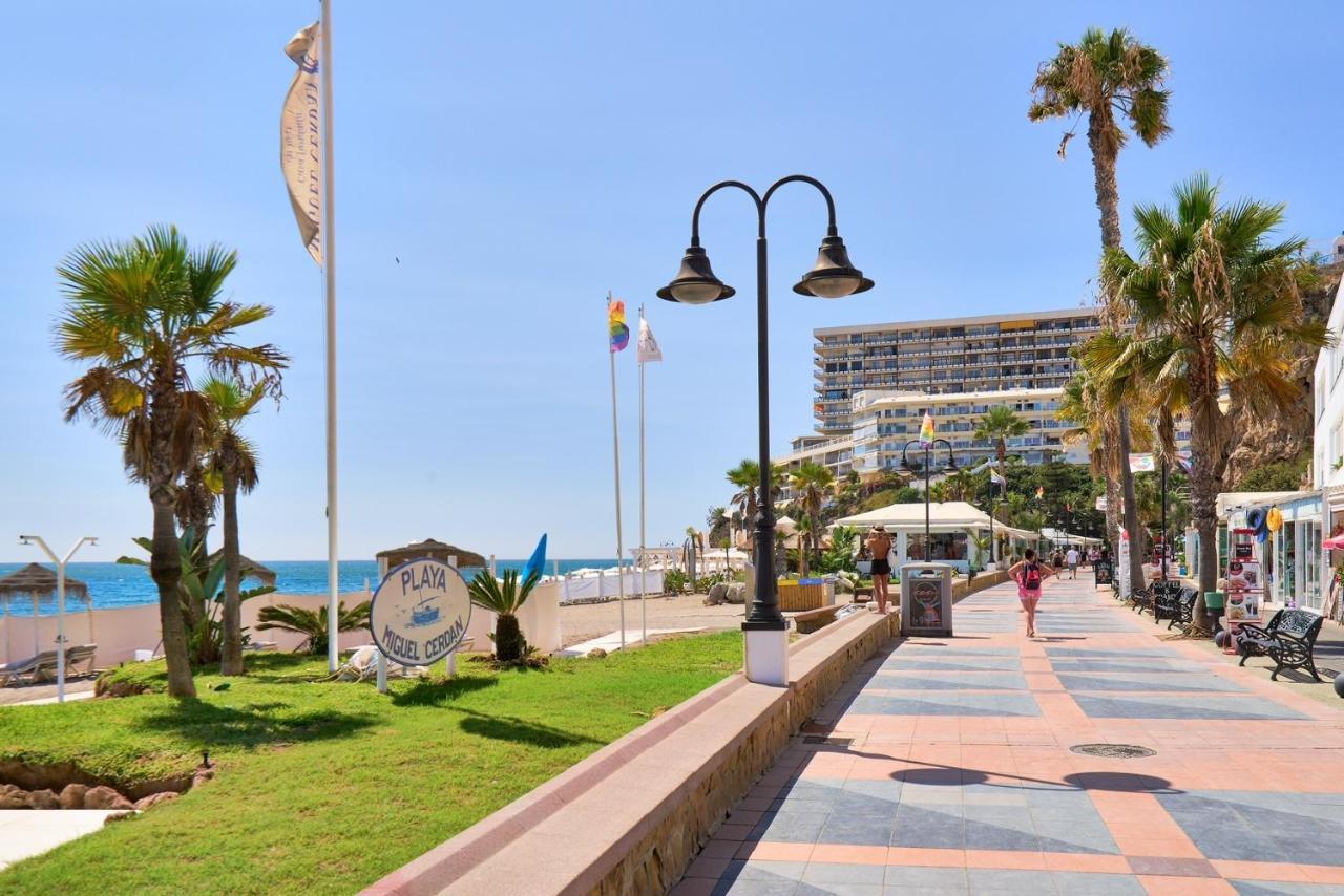 Savanna Beach. Amazing Apartment With Jacuzzi Torremolinos Esterno foto